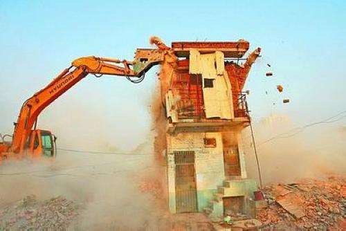 以案说法：拆违促强拆就可以任性？